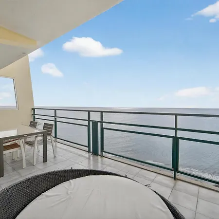 Penthouse Iconic 706 * فونشال