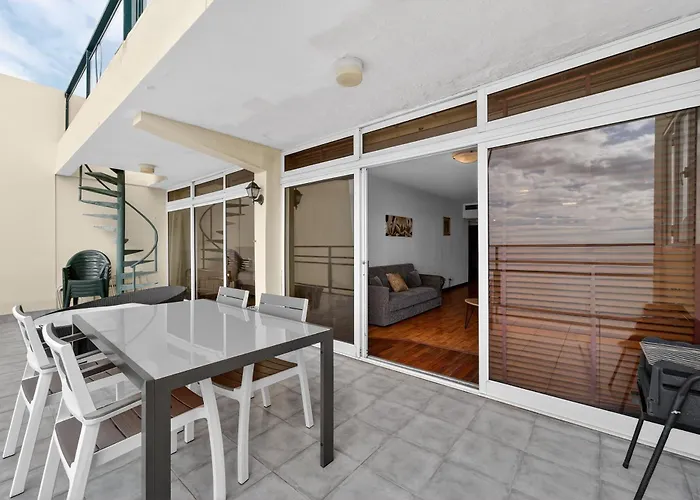 Penthouse Iconic 706 *