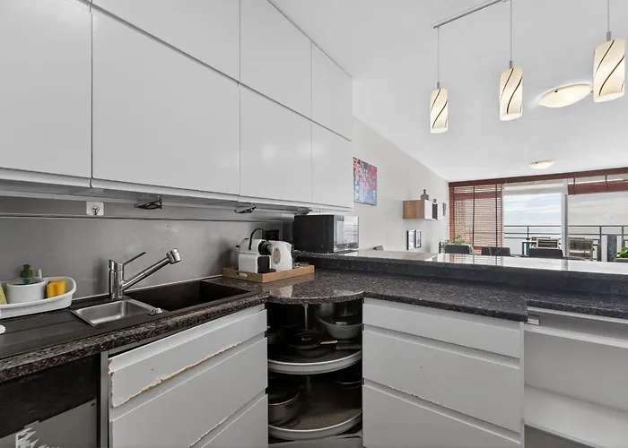 Penthouse Iconic 706 شقة فونشال