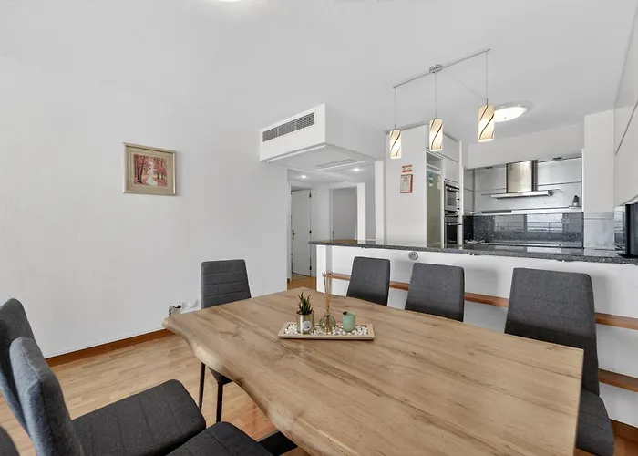 Penthouse Iconic 706 شقة