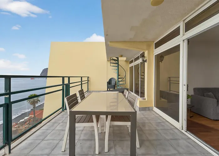 Penthouse Iconic 706 *