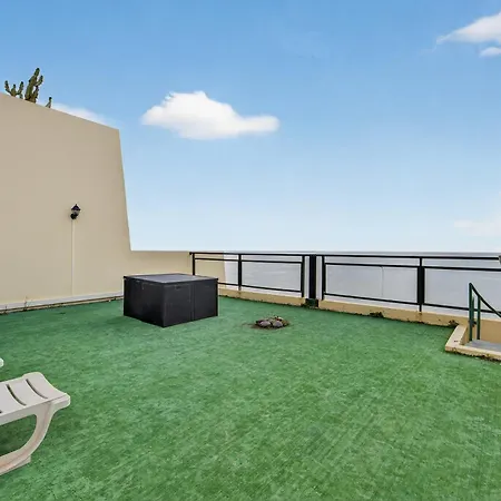 Penthouse Iconic 706 *