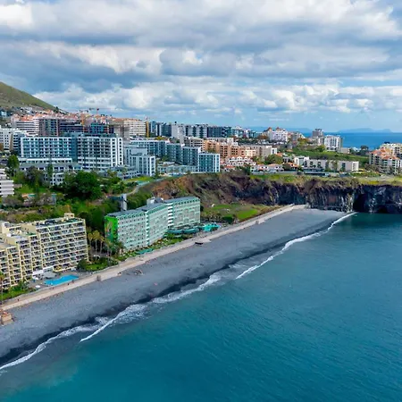 Penthouse Iconic 706 * Funchal (Madeira)